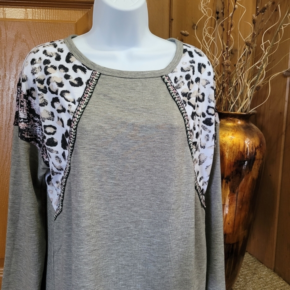 💜 New Gray Long Sleeve Top - Picture 7 of 9